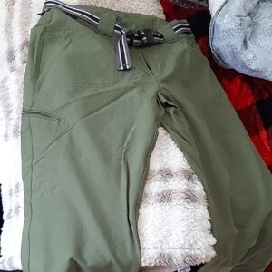 Womens Green Eastern Mountain Sport Pant with Belt.Like New. Size 0R. Adjustable